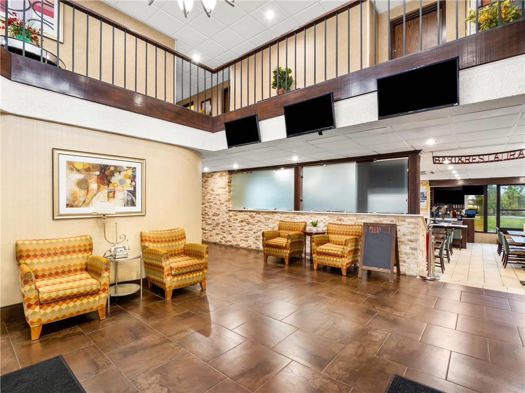 Comfort Inn Metro Airport - photo 12
