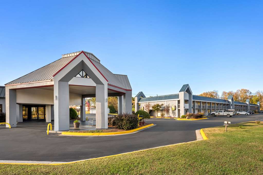 Super 8 by Wyndham Garysburg Roanoke Rapids - featured photo