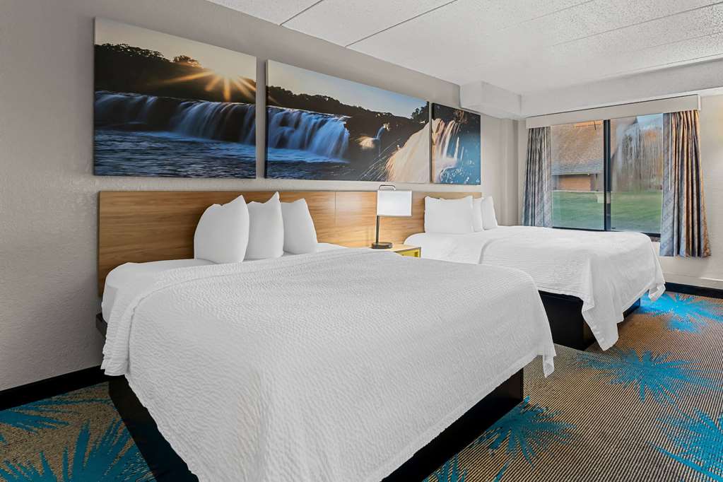 Days Inn by Wyndham Sioux Falls Empire - photo 23