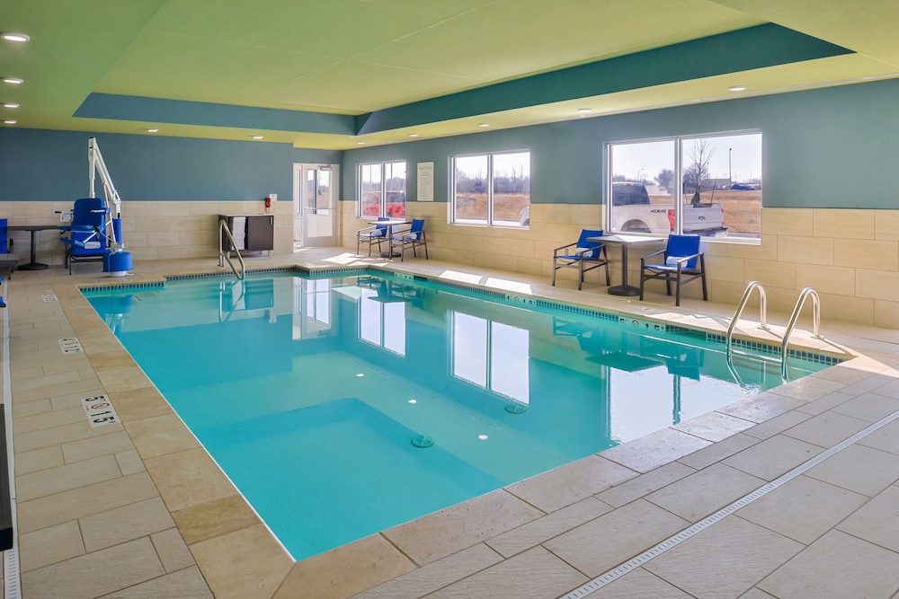 Holiday Inn Express & Suites Kansas City Lee's Summit by IHG - photo 18
