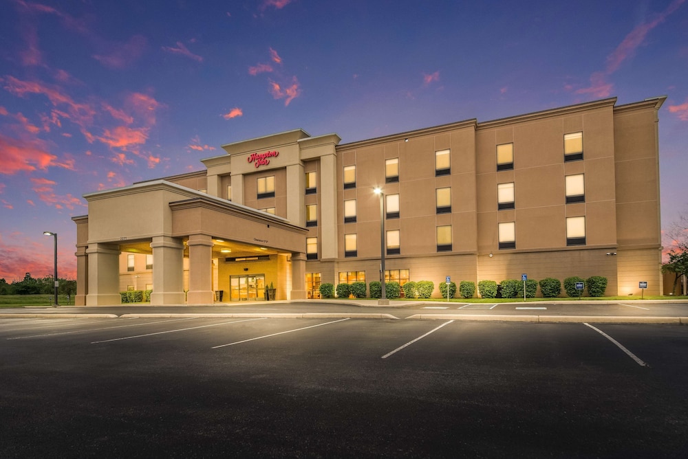 Hampton Inn Greenfield - photo 62