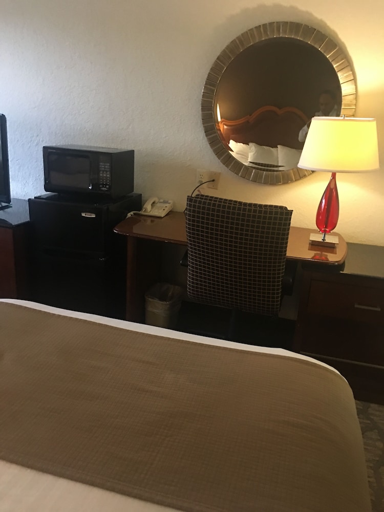 A Victory Hotel Southfield - photo 13