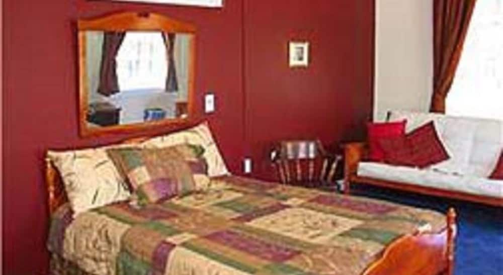 MacArthur Inn - photo 4
