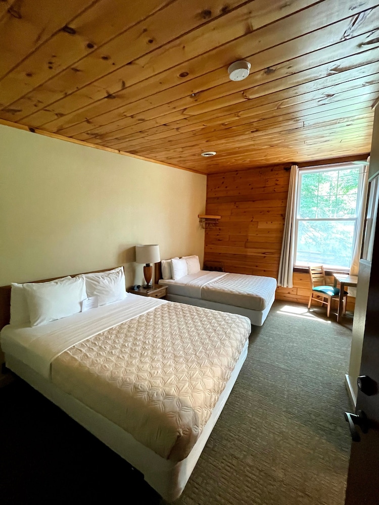 Hanging Horn Lakeside Resort - photo 32