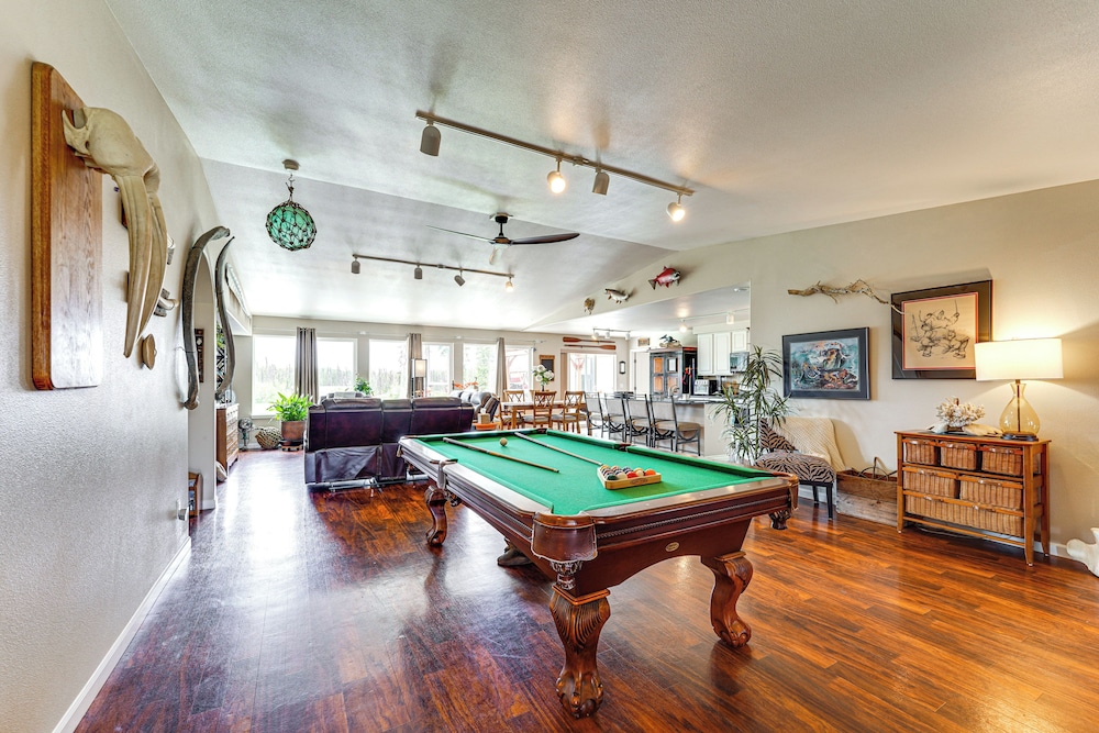Soldotna Home with Yard Walk to Kenai River — 4-Star Luxury Hotel in Soldotna, United States