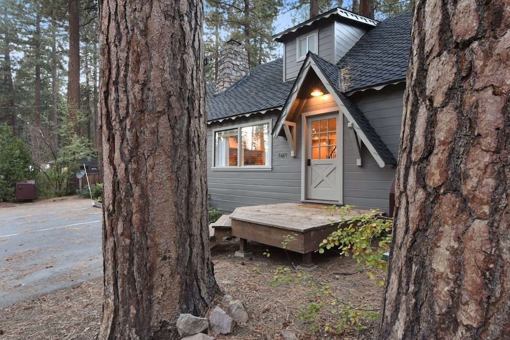 Modern Tahoe Treasure in Kings Beach, United States