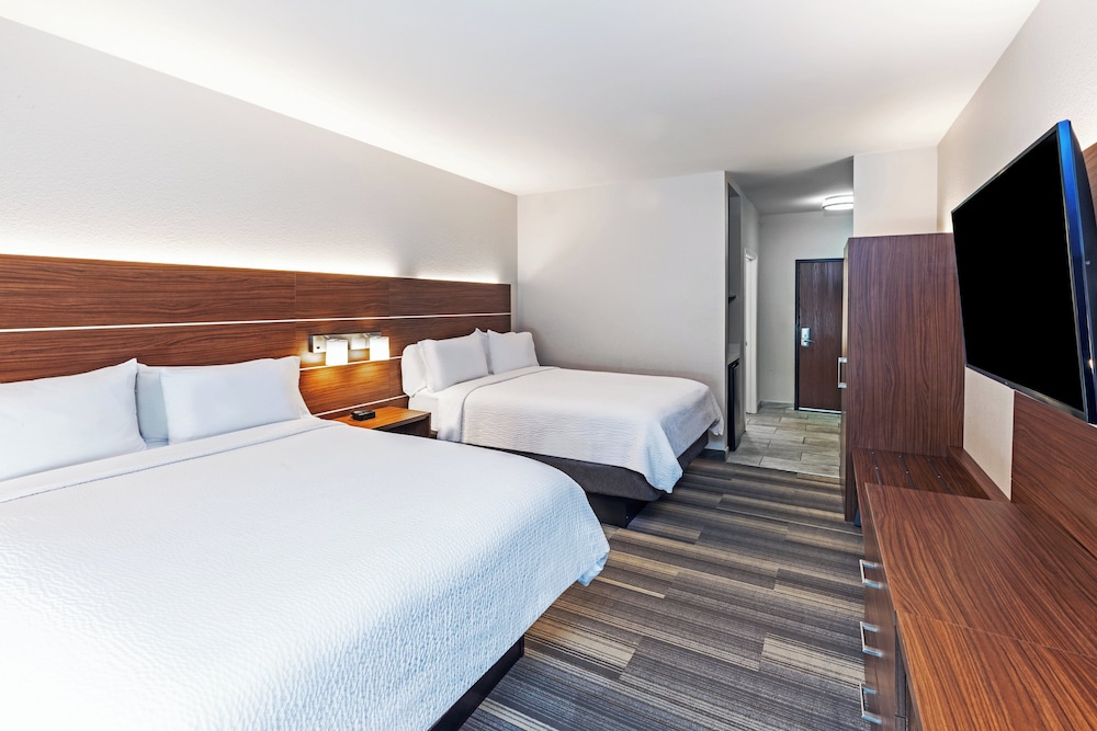 Holiday Inn Express & Suites Del Rio by IHG - photo 10