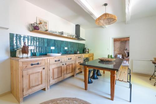 Le Refuge de Maximin YourHostHelper in Saint-Maximin-La-Sainte-Baume, France