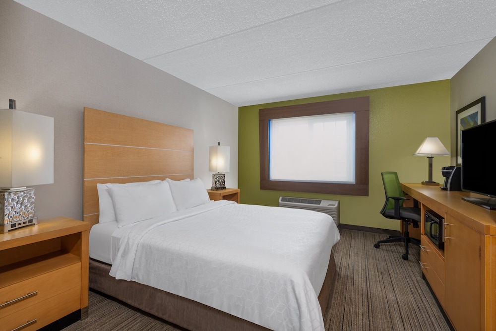 Holiday Inn Express & Suites Wheat Ridge Denver West - photo 25
