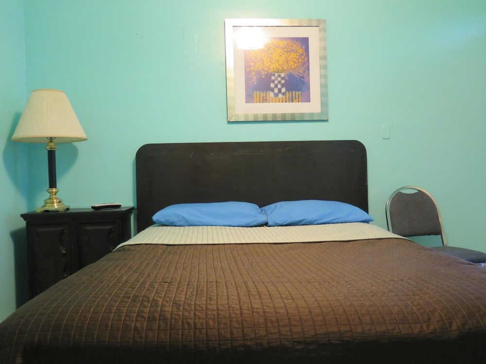 Pillow Talk Motel - photo 25