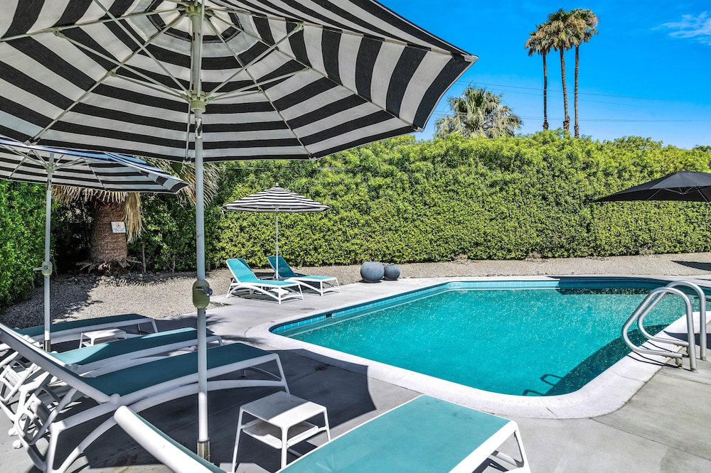 Bright & Harmonious Oasis in Palm Springs, United States