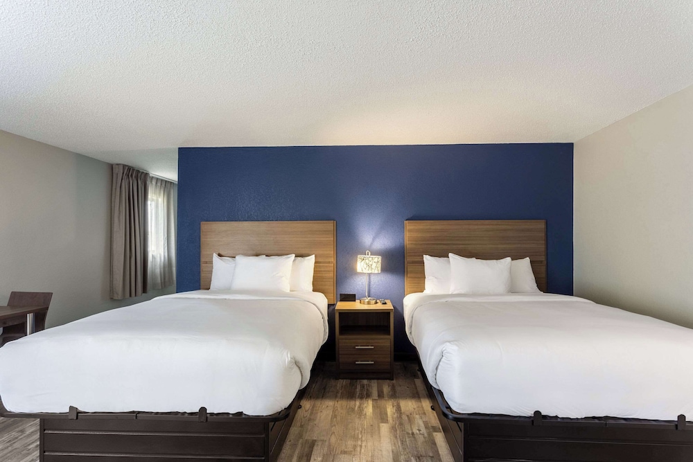 MainStay Suites Bourbonnais Kankakee - photo 7