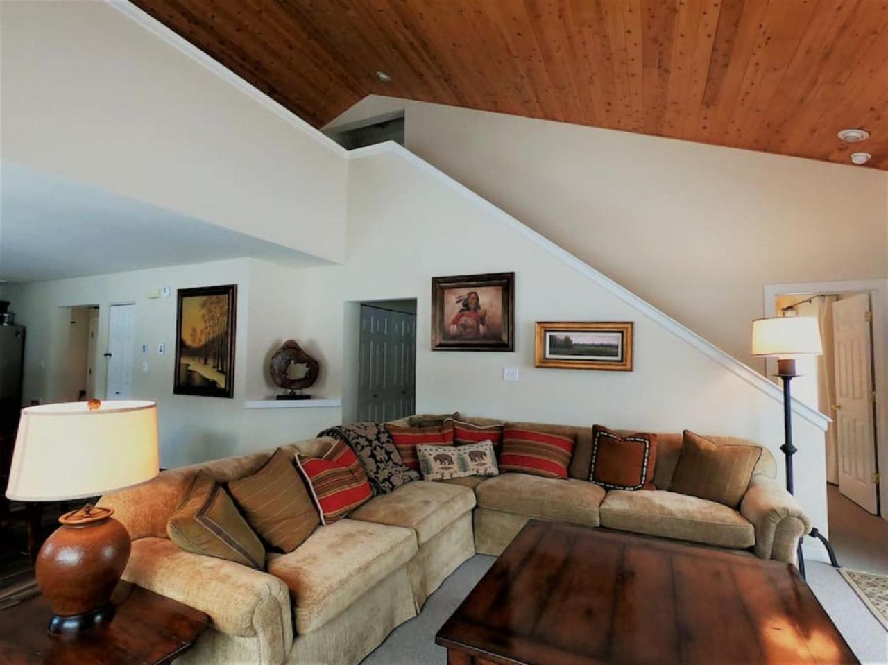 Final Frontier — 4-Star Luxury Hotel in Big Sky, United States
