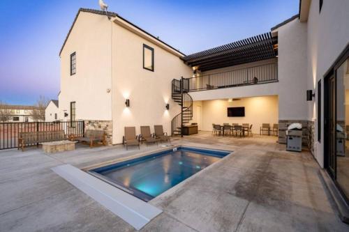 Sand Hollow Hangout in Hurricane, United States