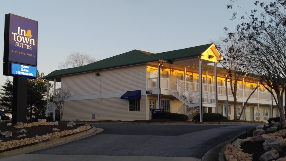 InTown Suites Extended Stay Atlanta Cumming - photo 25