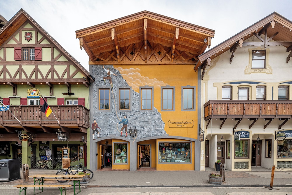 Bavarian Lodge Suites — 4-Star Luxury Hotel in Leavenworth, United States