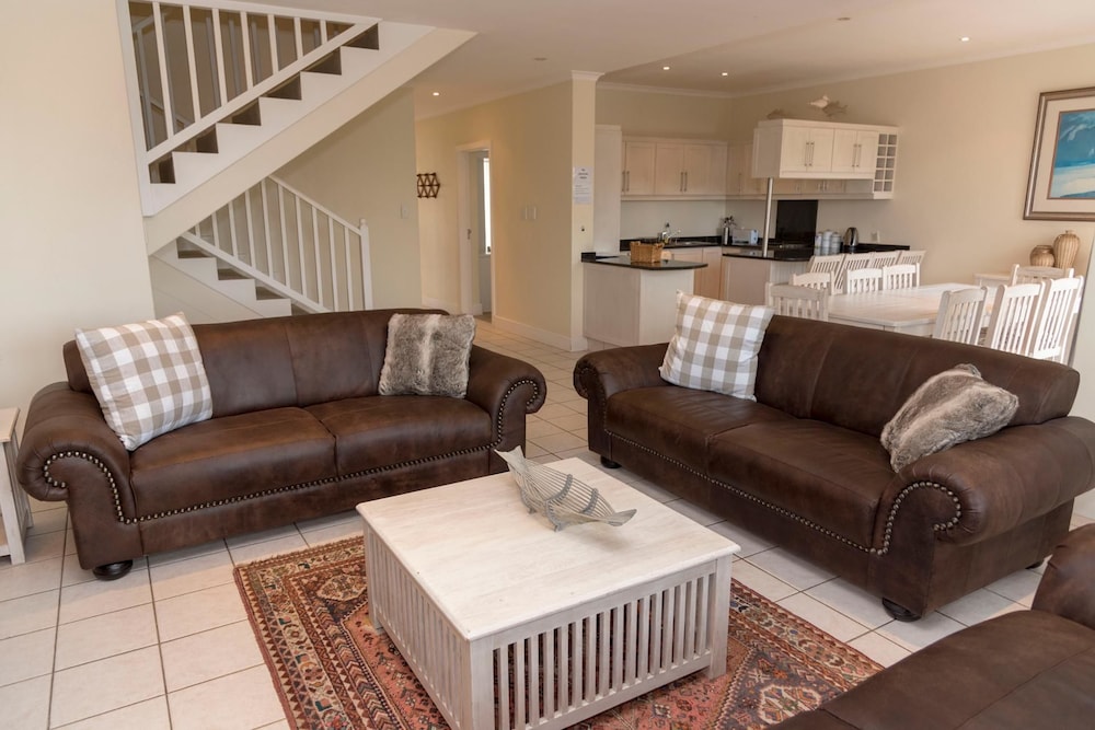 Villa 17 — 4-Star Luxury Hotel in Knysna, South Africa