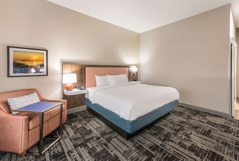 Hampton Inn & Suites Benton Harbor - photo 19