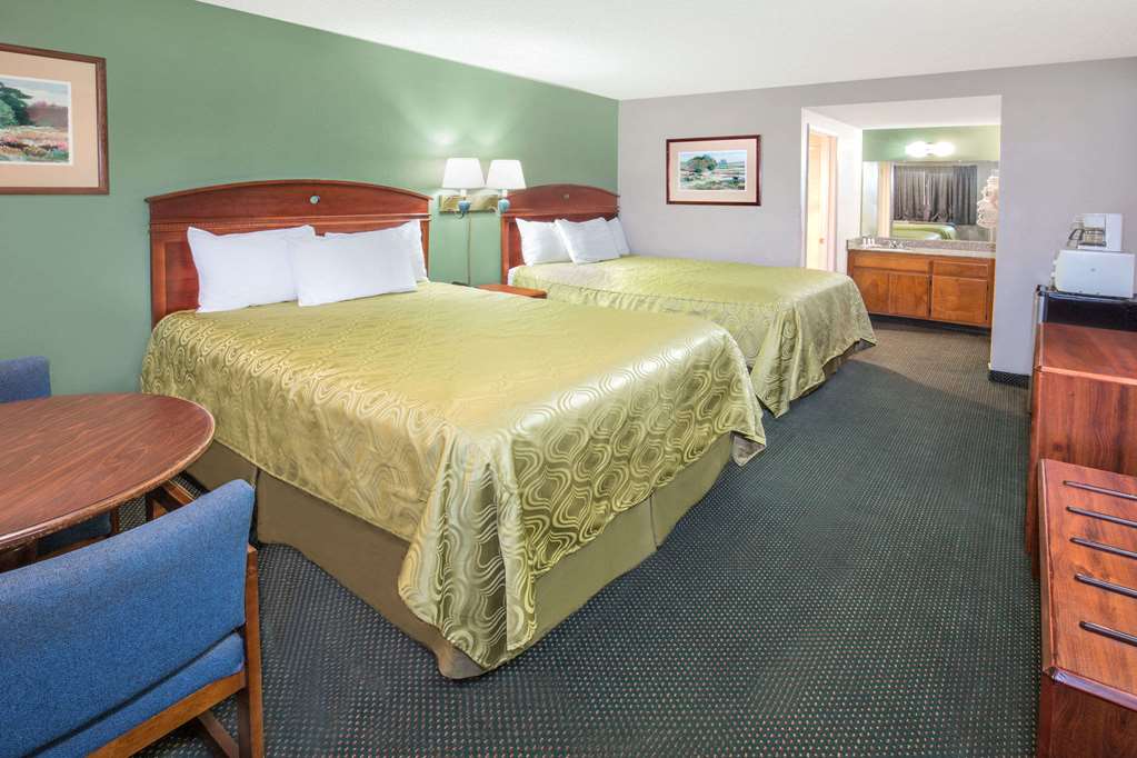 Days Inn by Wyndham Ontario Airport - photo 5