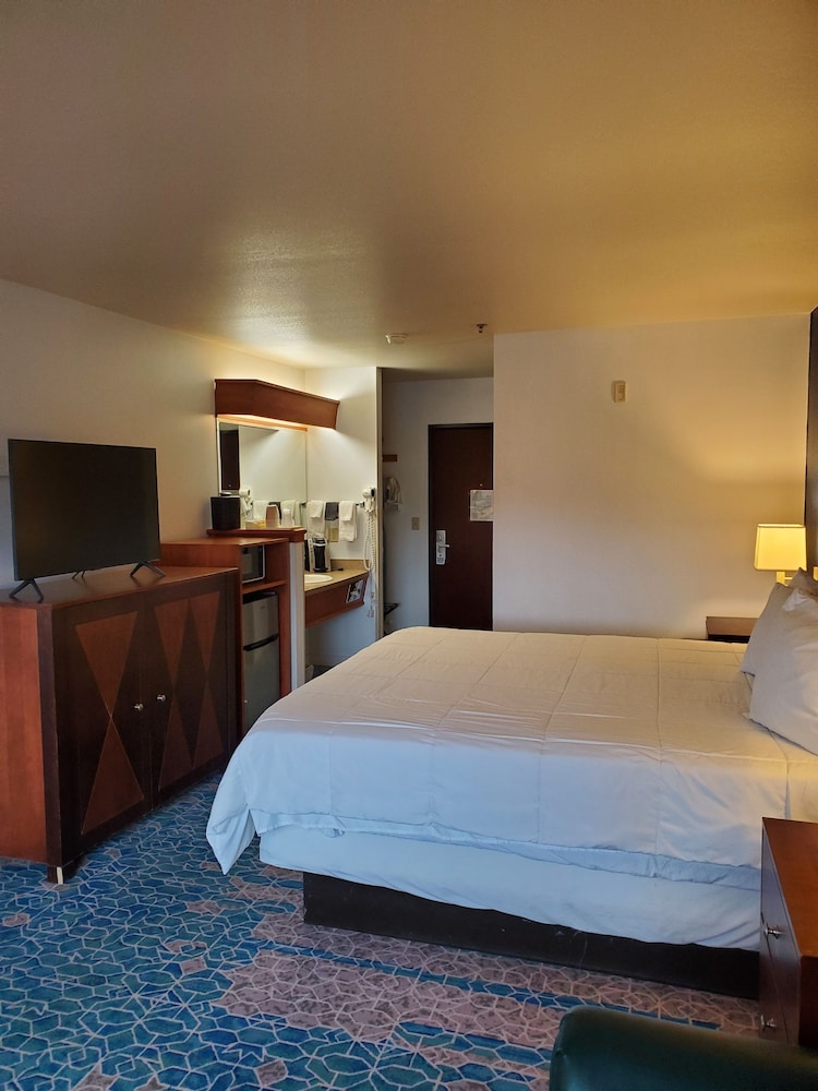 Omak Inn - photo 6
