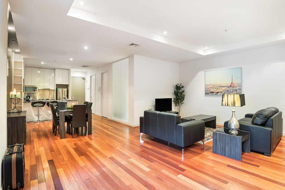 Sanctuary Apartments Collins St CBD — 4-Star Luxury Hotel in Melbourne, Australia