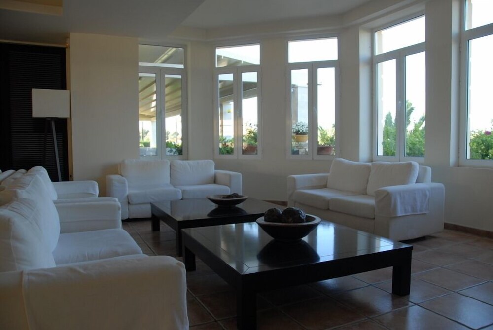 Bitzaro Grande Hotel & Suites — Alimos — photo 5
