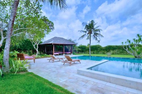 Sinena 1 BR Private Pool Villa — 4-Star Luxury Hotel in Bali, Indonesia