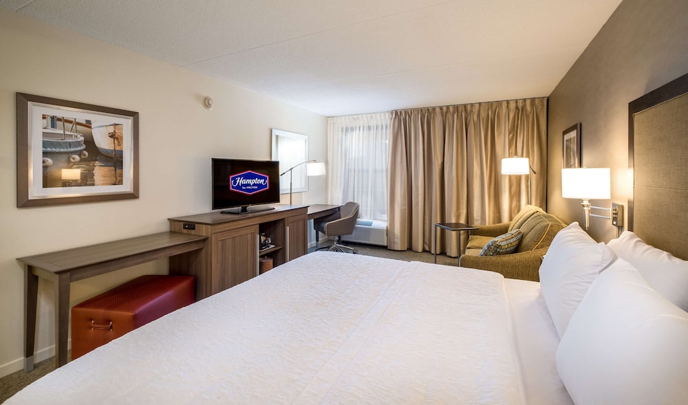 Hampton Inn Waterville - photo 7
