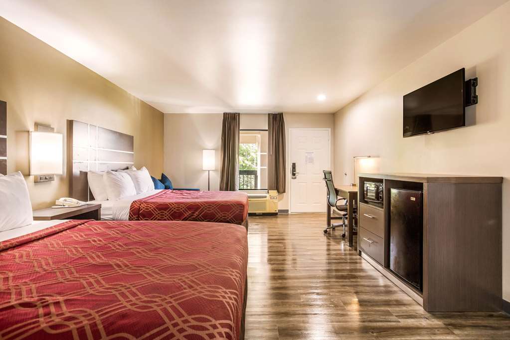 Econo Lodge Inn & Suites Murfreesboro Shopping District - photo 28