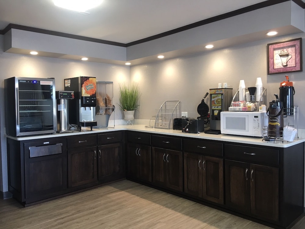 Super 8 by Wyndham Neosho - photo 40