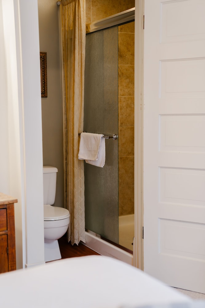 Greenbriar Inn - photo 37