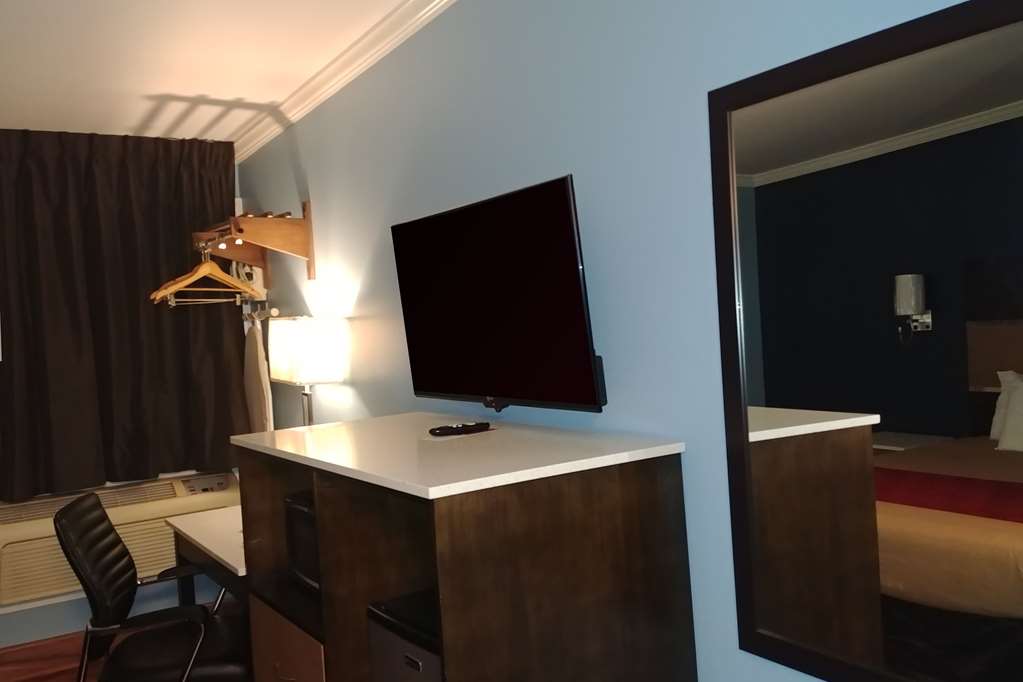 Econo Lodge Milldale Southington - photo 11