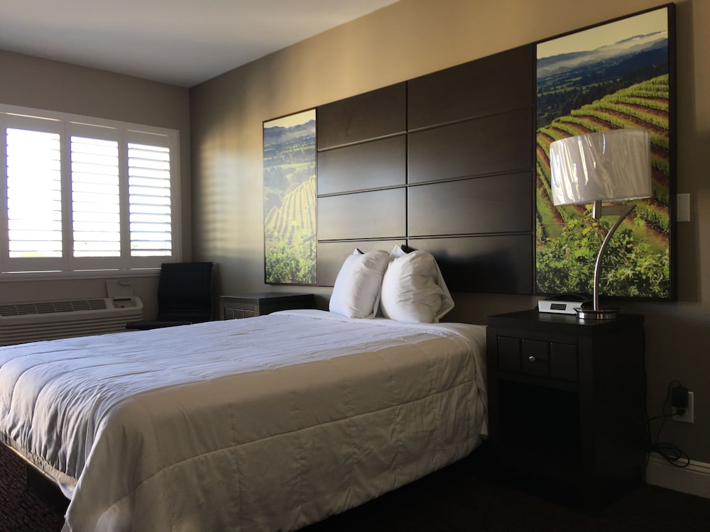 Vallejo Inn - photo 2