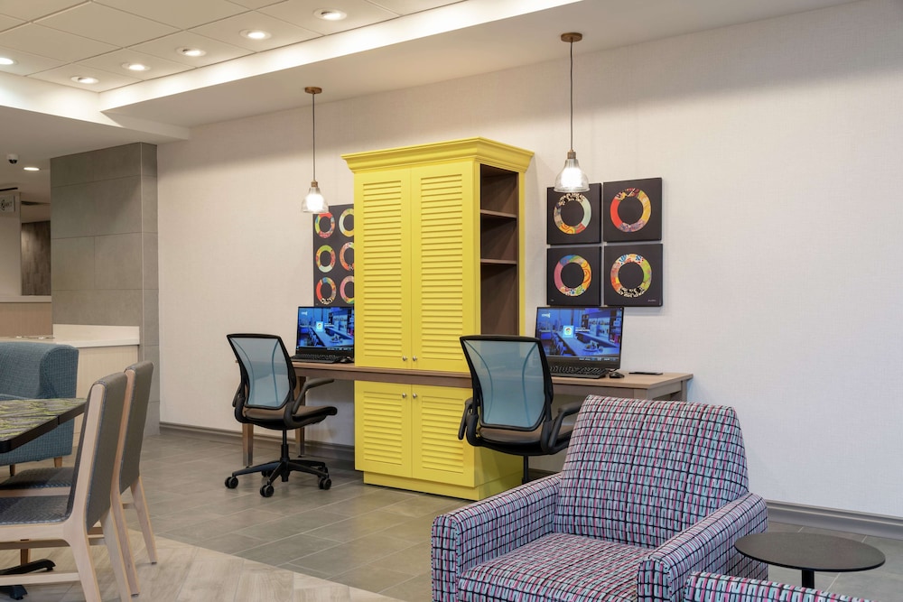 Home2 Suites by Hilton Indianapolis Airport - photo 34