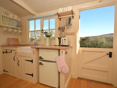 1 bed in Llandyfan 65190 — hotel in Llandybie