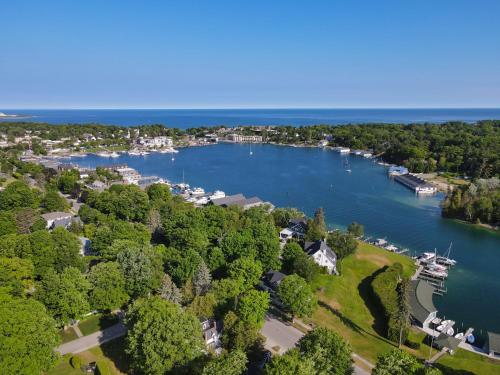 341 Edgewater Inn - photo 15