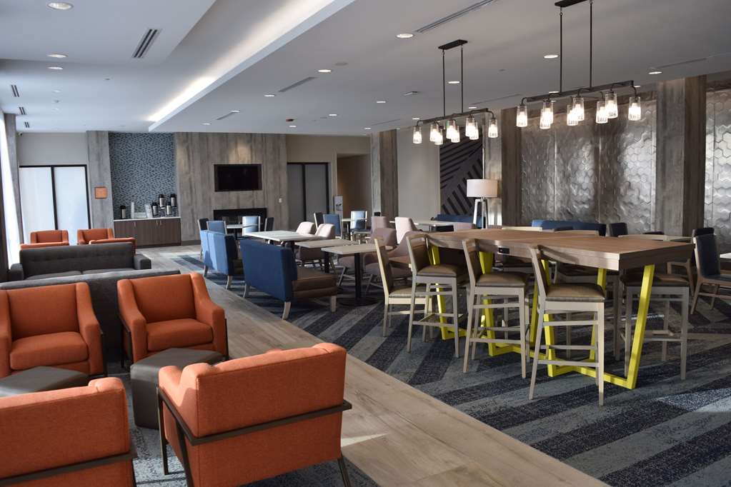 La Quinta Inn & Suites by Wyndham Middletown - photo 5