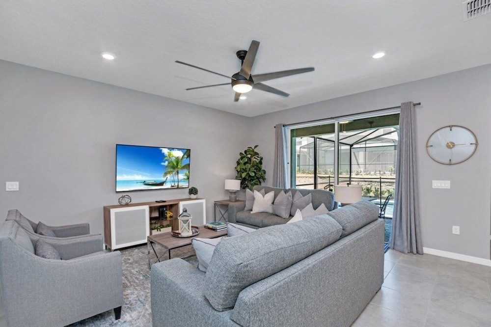 5 Bed With Fantastic Game Room In Fun Resort 5 Bedroom Townhouse by RedAwning - photo 19