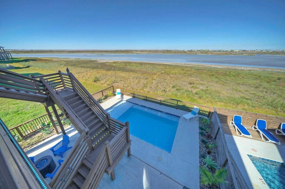 Pelican's Porch by Avantstay Private Pool Views - photo 11
