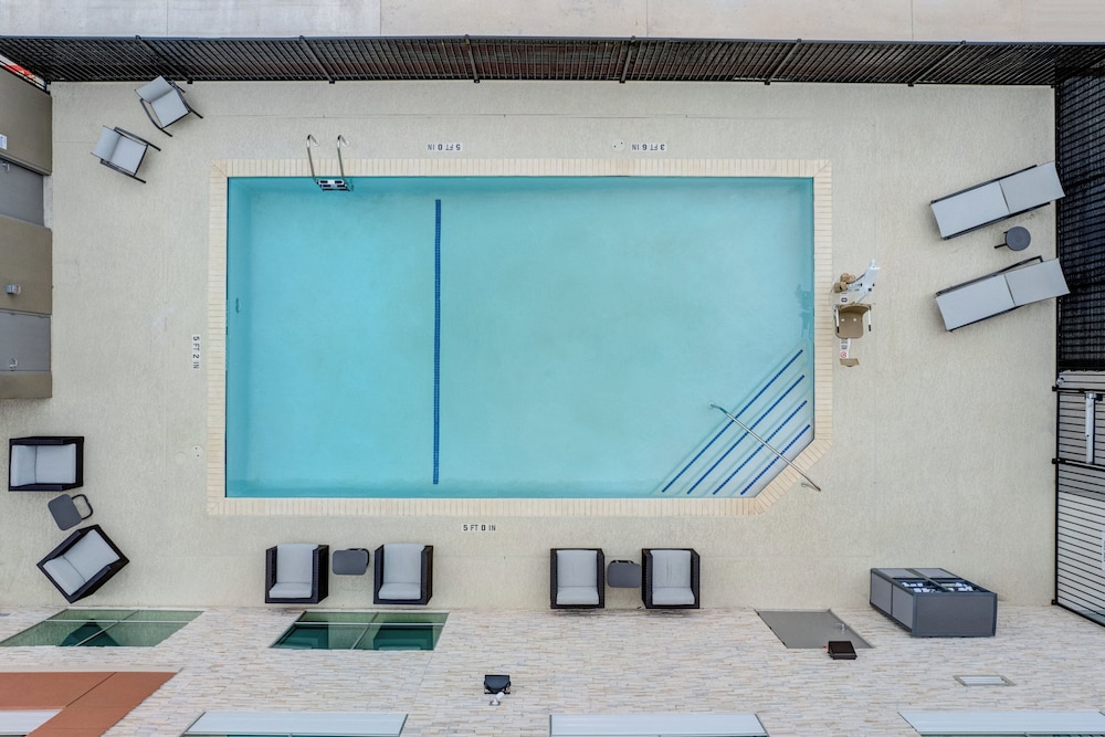 Holiday Inn Express & Suites Austin Airport East by IHG - photo 31