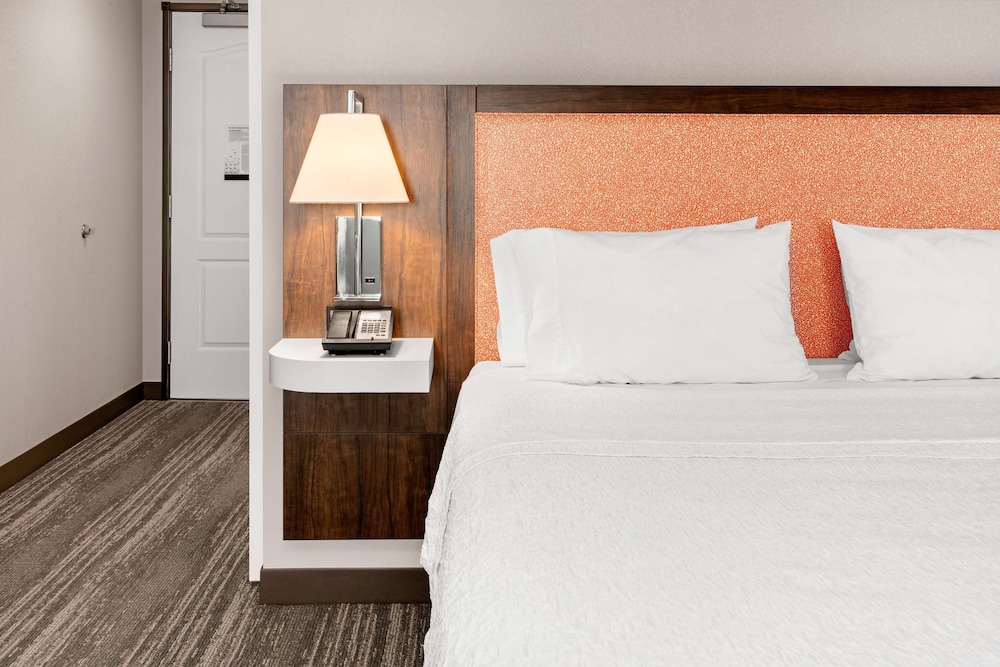 Hampton Inn & Suites Burlington - photo 5