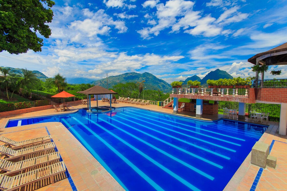 Hotel Real dinastia — hotel in La Pintada