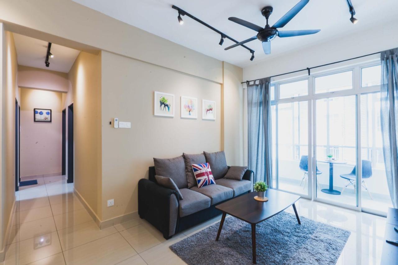 Shawn Gallery Free WiFi @ Midori Green Mount Austin — 4-Star Luxury Hotel in Johor Bahru, Malaysia