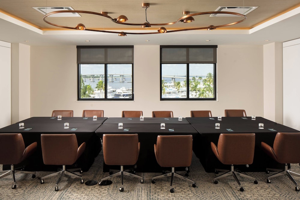 Luminary Hotel & Co. Autograph Hotels - photo 83