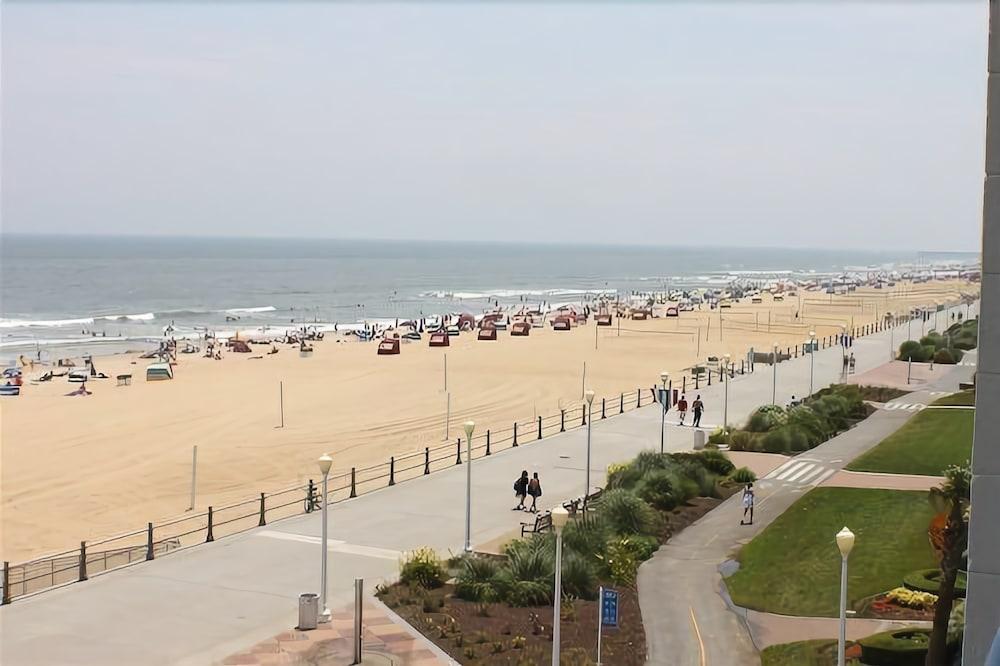Belvedere Beach Resort - photo 4