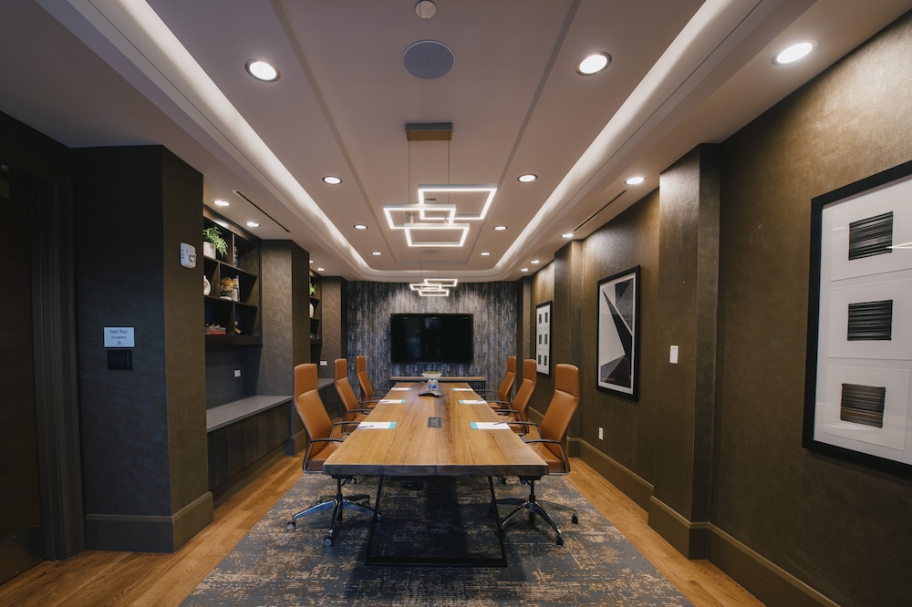 Hotel Indigo Columbus at Riverfront Place by IHG - photo 36
