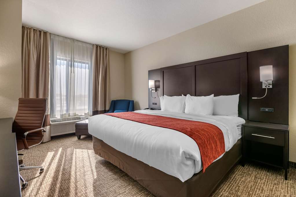 Comfort Inn & Suites Cedar Rapids CID Eastern Iowa Airport - photo 8