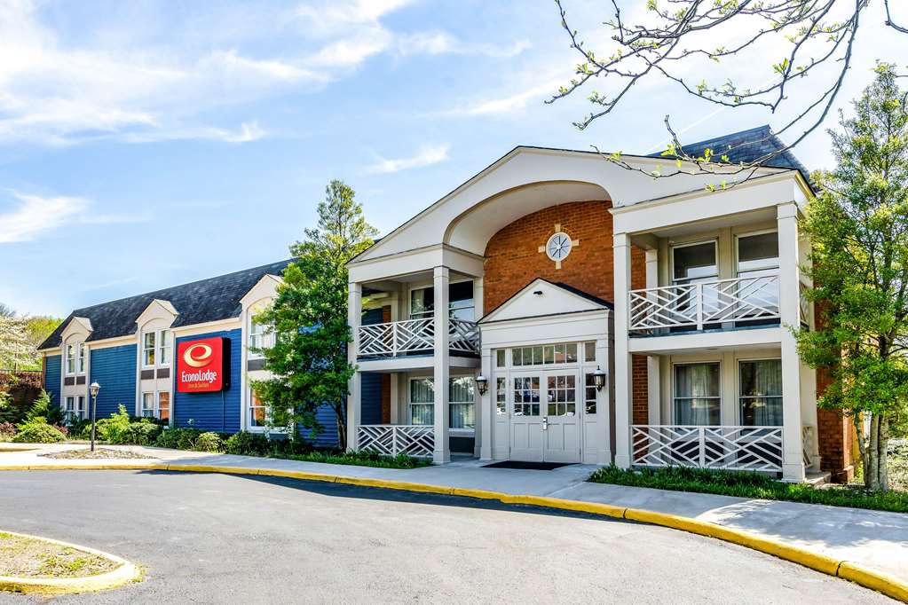 Econo Lodge Inn & Suites Radford Blacksburg Area - featured photo