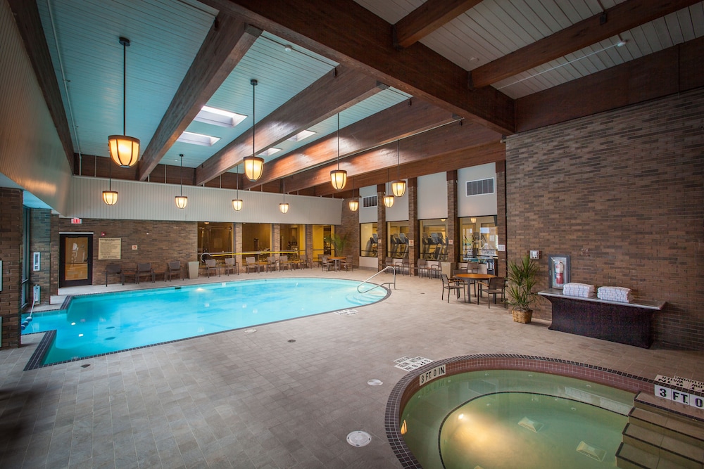 DoubleTree by Hilton Pittsburgh Green Tree - photo 23