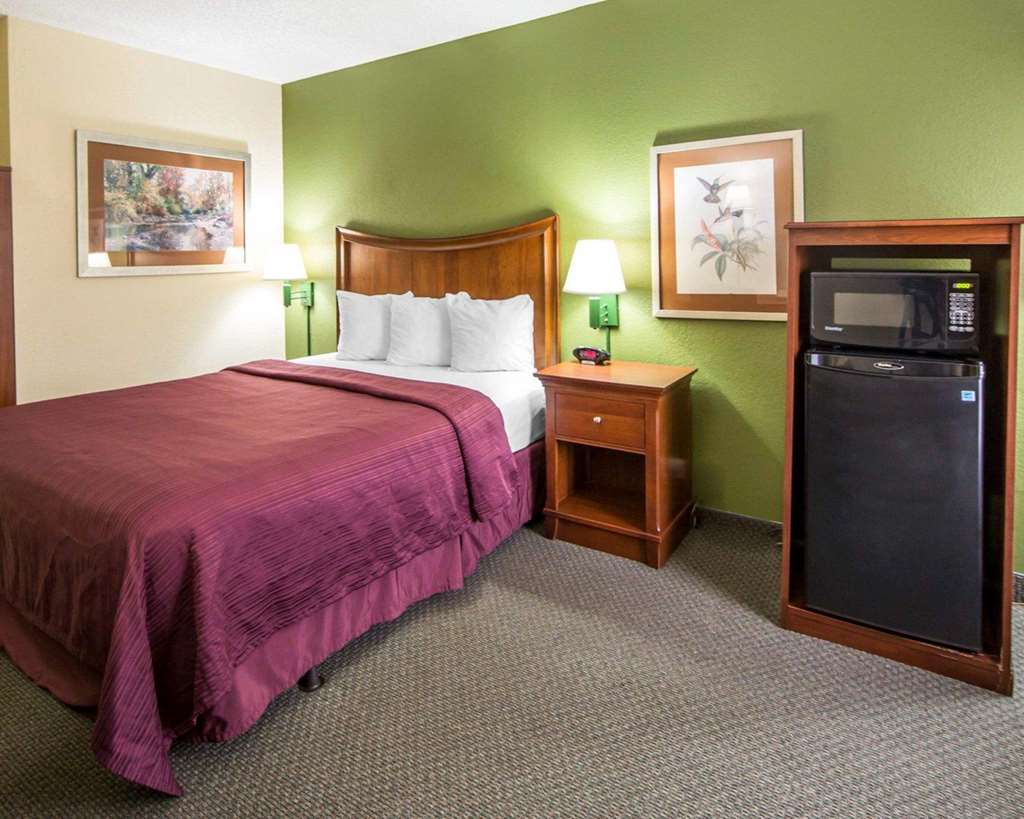 Quality Inn Merchants Drive - photo 5